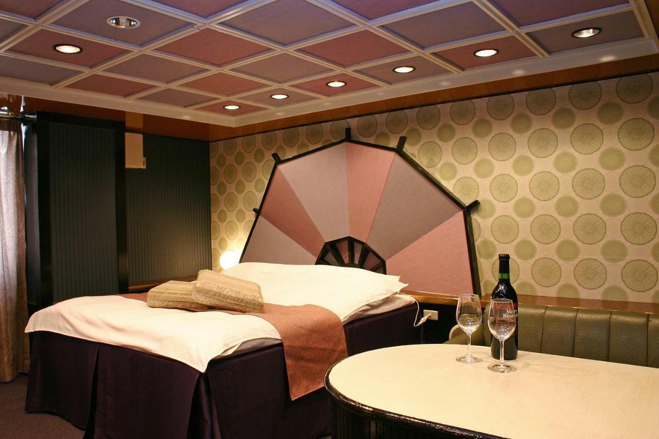 Hotel Chapel Story Sakaihigashi (Adults Only) Sakai  Exterior photo